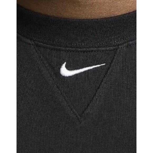 Nike Size (M) Men's Black T-Shirt - Picture 4 of 4